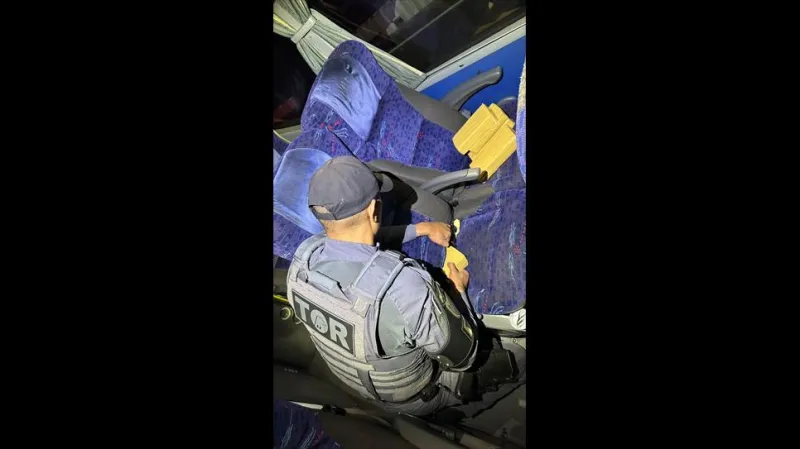 Boliviana, de 21 anos, transportava mais de 11kg de pasta base de cocaína em ônibus interestadual |