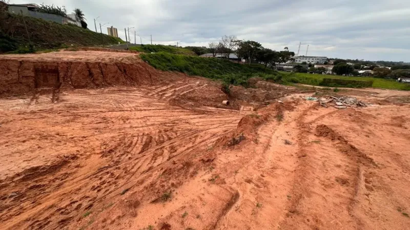 Obras seguem em andamento com a execução das caixas de concreto de interligação das redes, na zona leste, em Presidente Prudente (SP) |