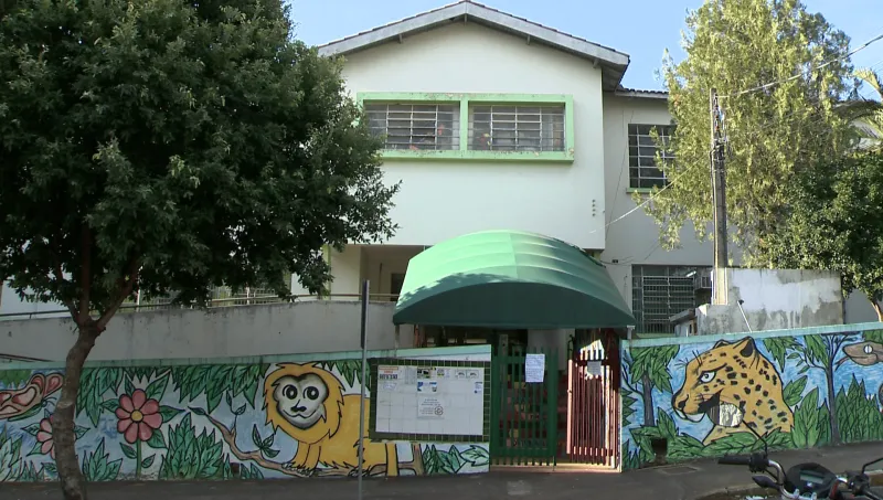 O cadastro é destinado às crianças que estão fora da rede municipal de ensino e têm interesse em ingressar em 2027 e ainda às famílias que desejam solicitar transferência de escola ou mudança de turno |