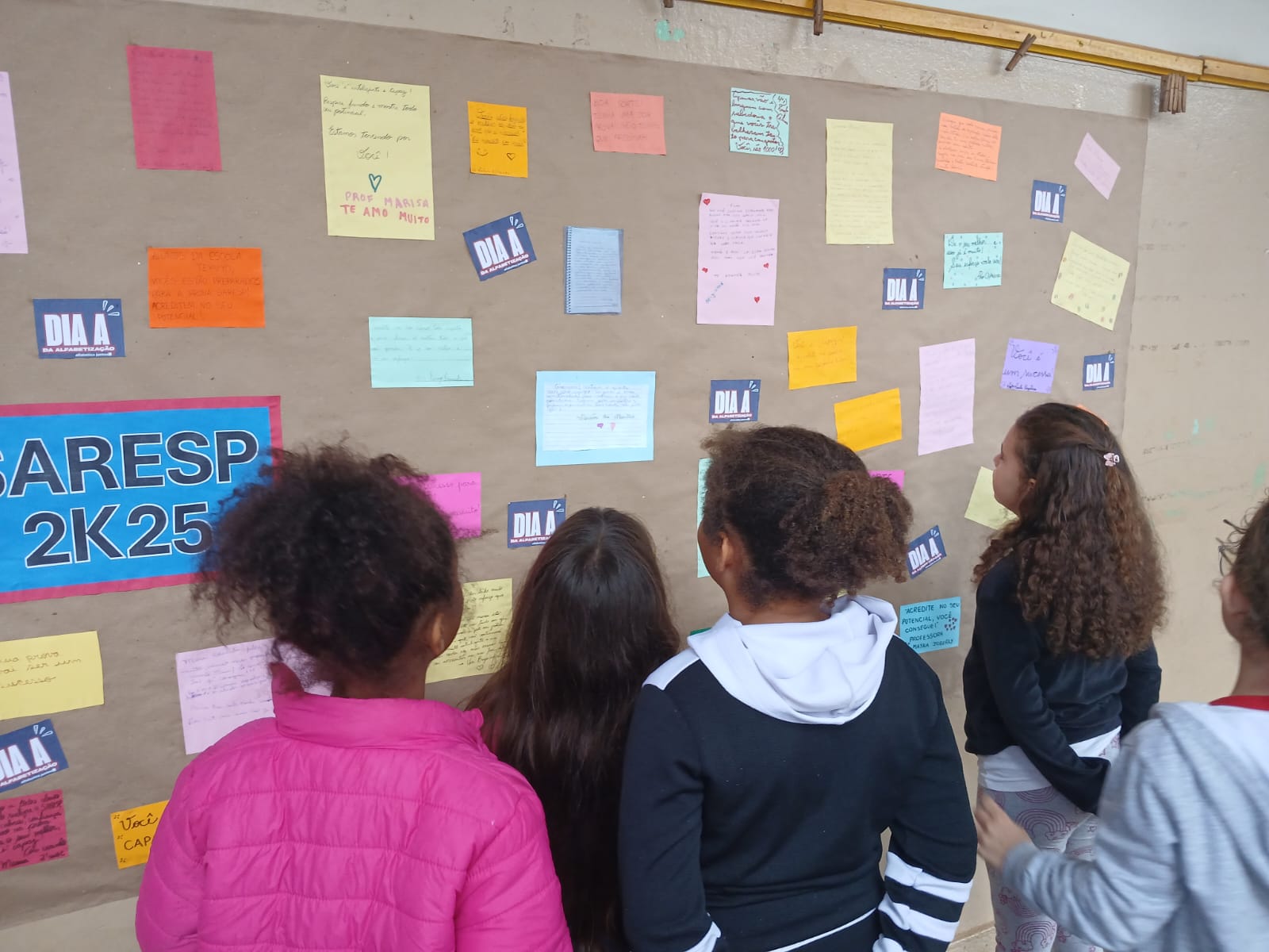 Participaram da avaliação 240 alunos.