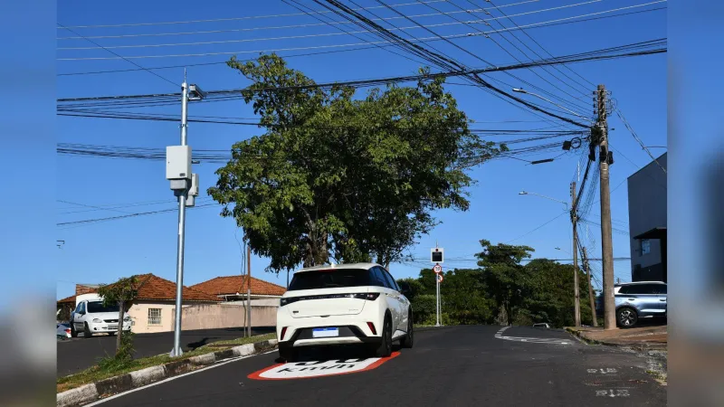 Valocidades máximas permitidas são de 50km/h e 60km/h |