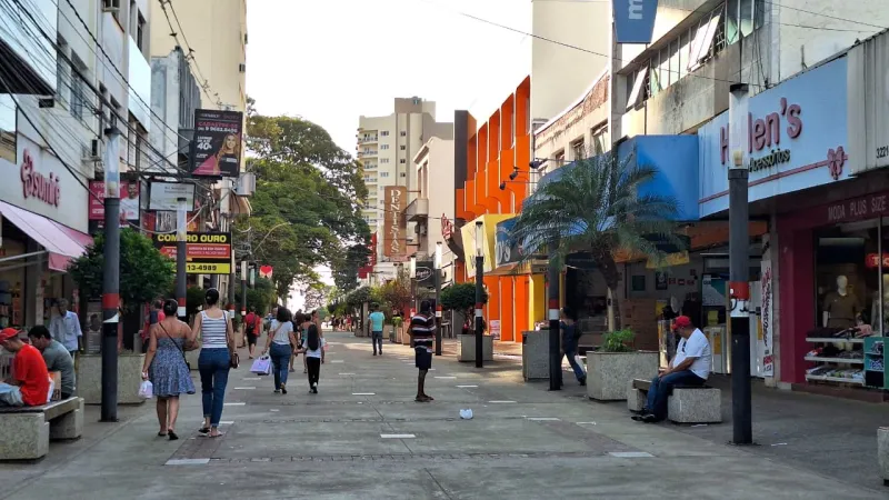 Comércio estará fechado nesta segunda-feira (7) |