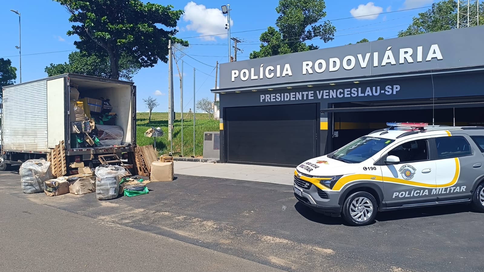 Carga avaliada em mais de R$ 1,3 milhão foi apreendida |