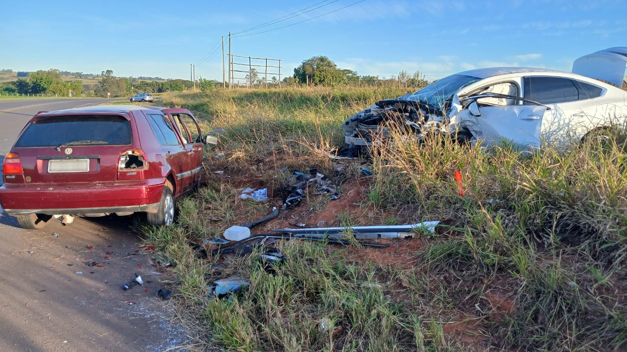 Trecho fica próximo ao entroncamento com a SP-425.