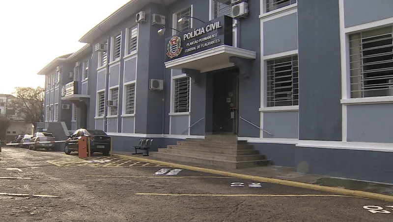 Homem, de 37 anos, foi preso em flagrante por ato obsceno e tentativa de furto, em Presidente Prudente (SP) |