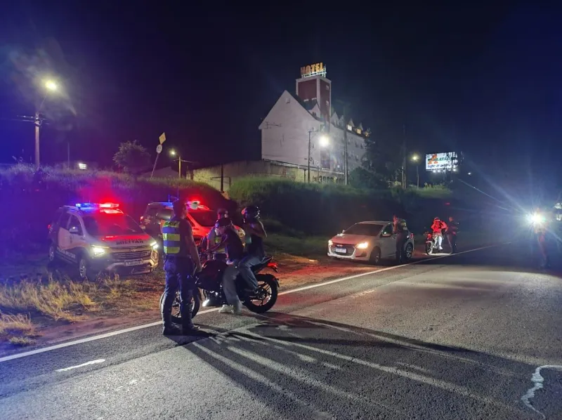 Ações prenderam oito pessoas por descaminho, tráfico de drogas e embriaguez ao volante |