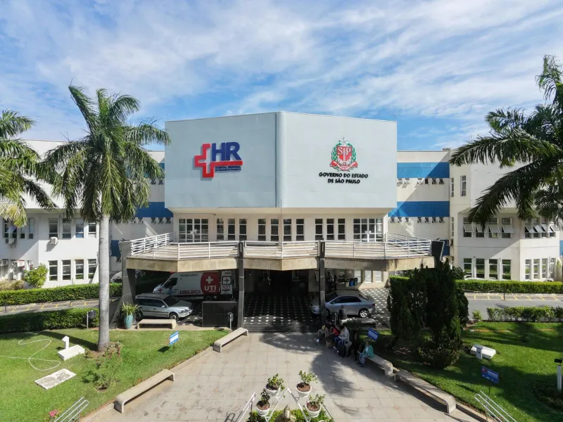 Vítima, de 19 anos, chegou a ser levada ao HR, mas não resistiu.