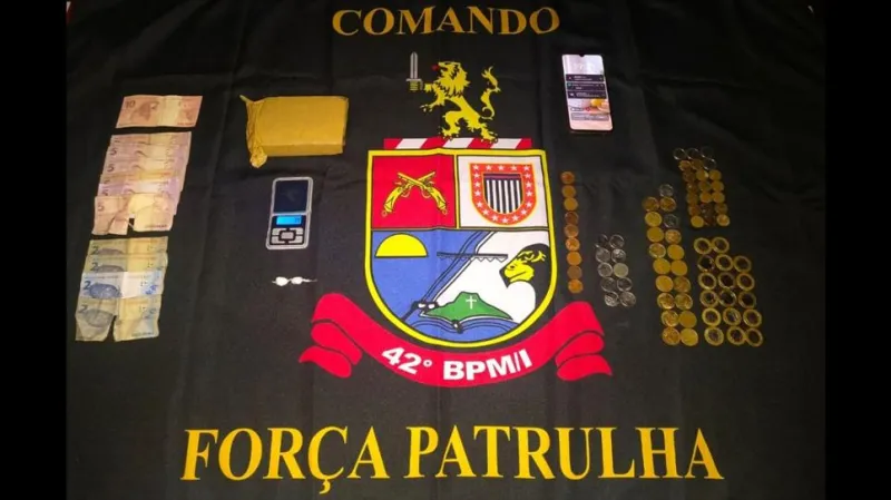 Rapaz, de 18 anos, foi preso por tráfico de drogas, em Mirante do Paranapanema (SP) |
