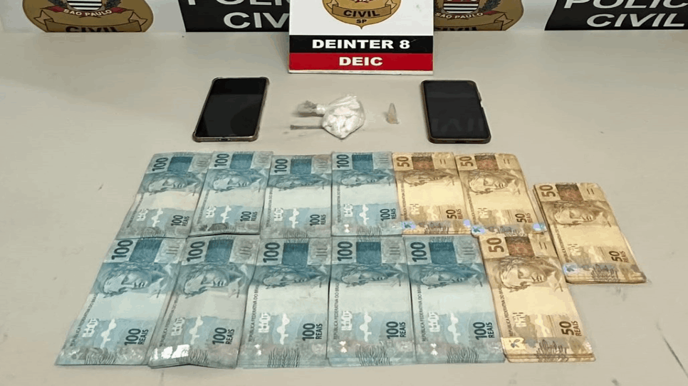 Dinheiro, drogas e celulares foram apreendidos em Presidente Prudente (SP) |