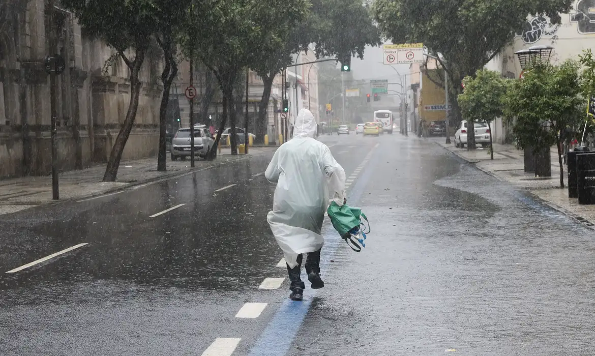 Fenômeno El Niño deve ganhar intensidade nos próximos meses.