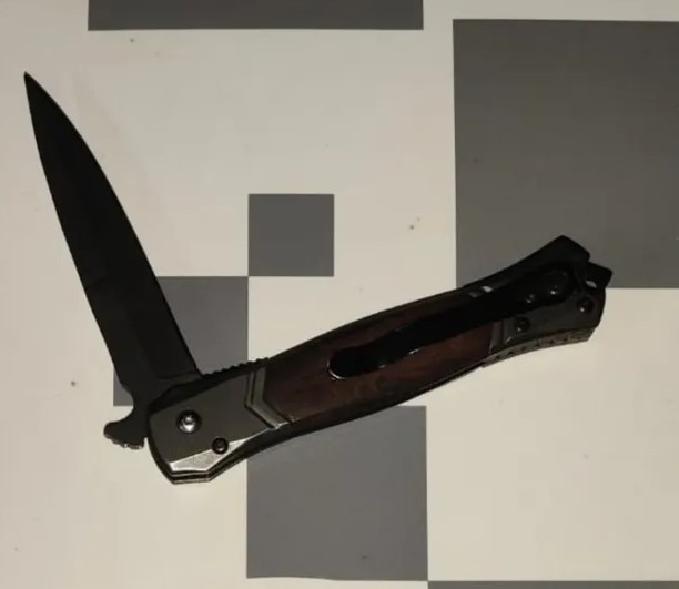 Faca foi apreendida em Presidente Venceslau (SP) |