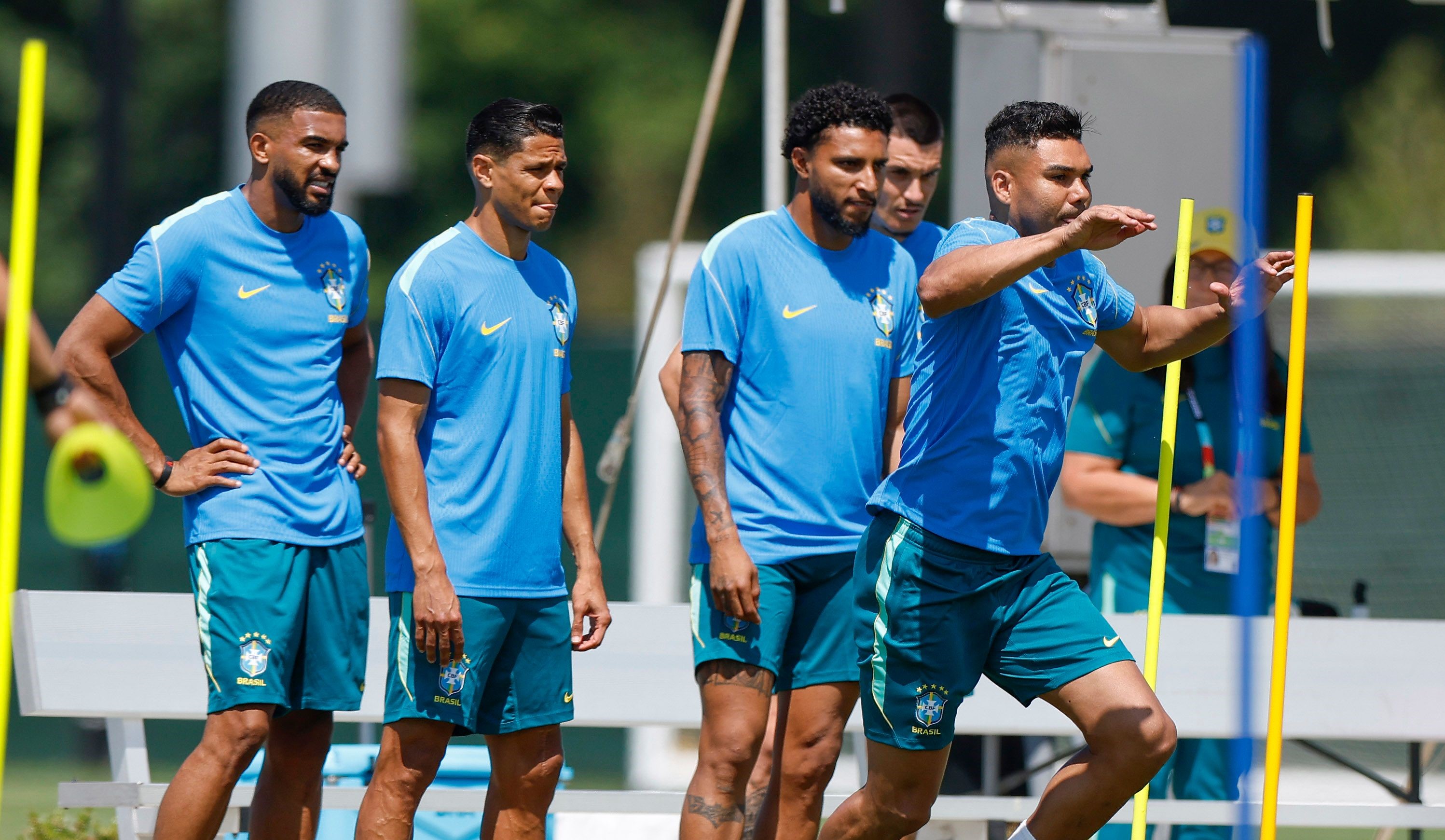 Mudanças de treinador e lesões de jogadores importantes marcam período.