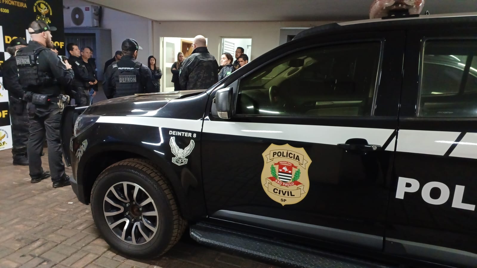 Foram cumpridos cinco mandados de prisão preventiva e buscas domiciliares |