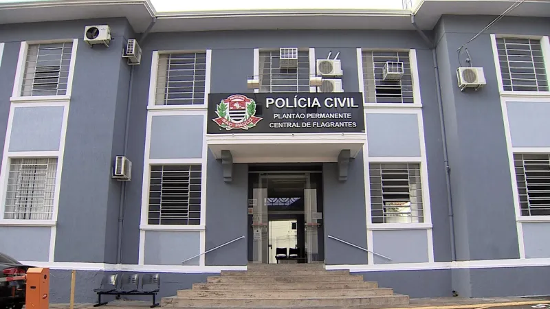 Polícia Civil investiga as causas do acidente.