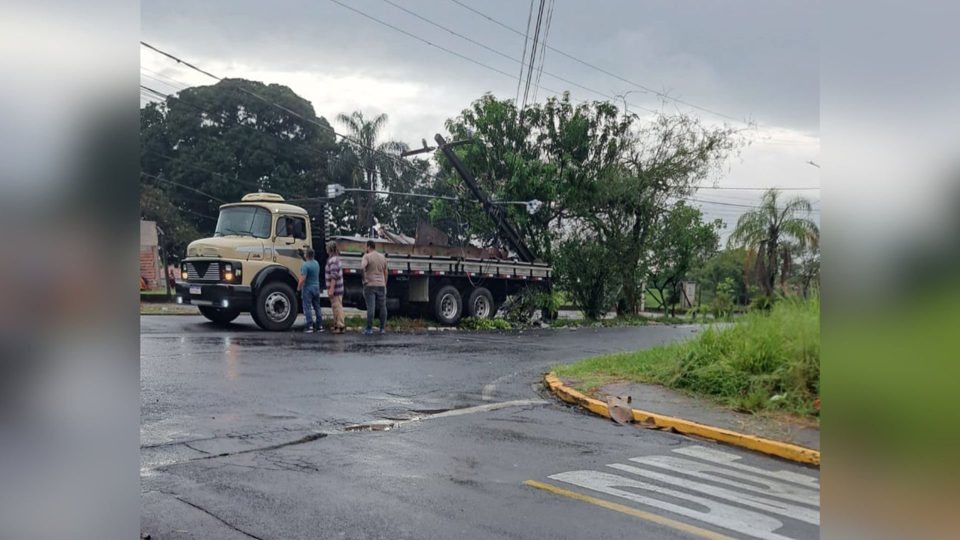 Ocorrência foi registrada na manhã desta sexta-feira (15).
