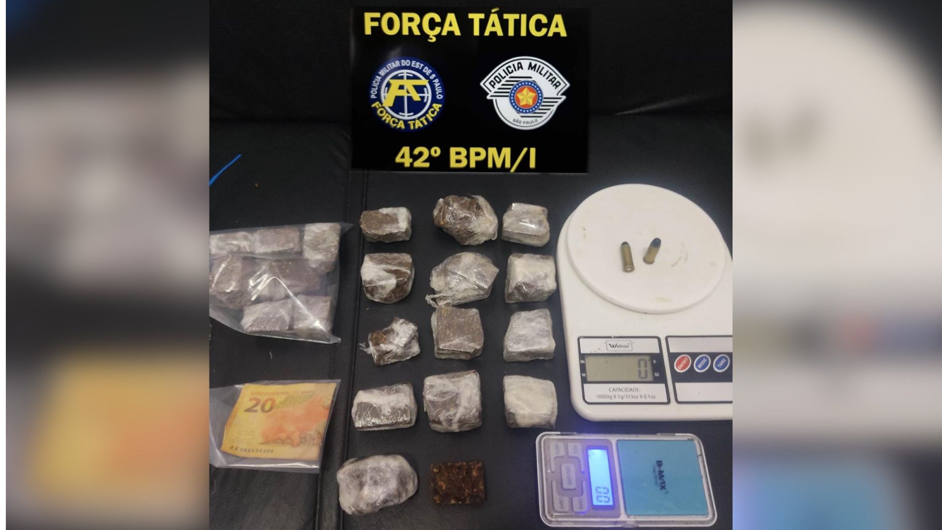 Droga estava no fundo do quintal, no quarto e sobre a mesa da cozinha |