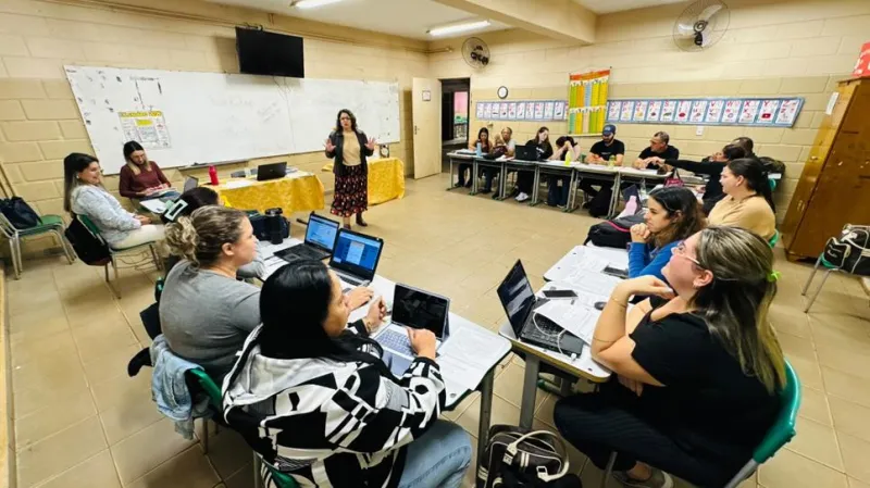 A professora Daniela Aparecida Ferreira Arfelli, de Mirante do Paranapanema (SP), é finalista do Prêmio Educador Nota 10 |