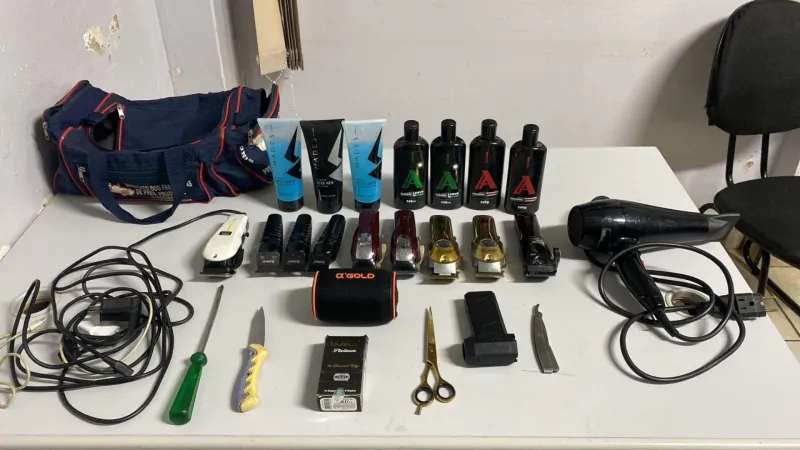 Envolvido forçou a porta do estabelecimento para o abrir |