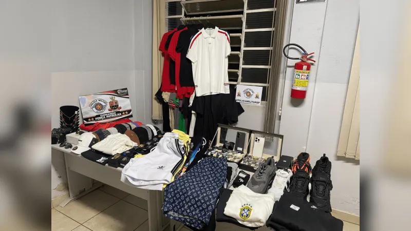 Dupla foi presa em flagrante por furto qualificado |