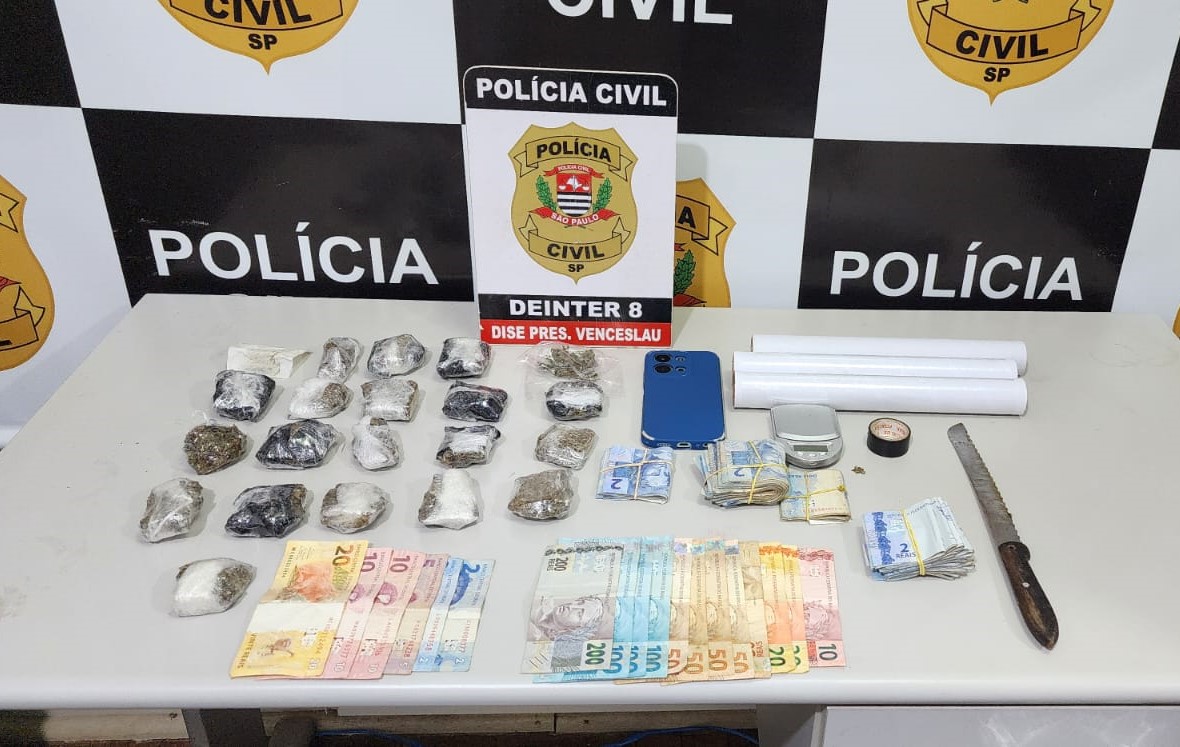 Também foram apreendidos petrechos utilizados para o tráfico de drogas |