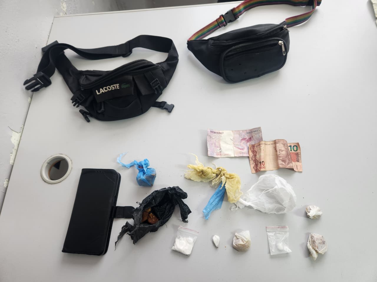 Envolvido confessou que a motivação da fuga foi o porte das substâncias ilícitas |