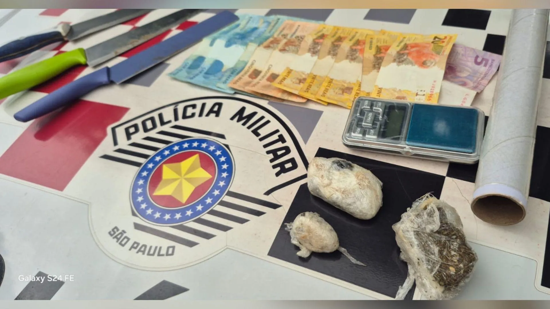 Com porções de maconha e dry em residência, homem é preso em flagrante