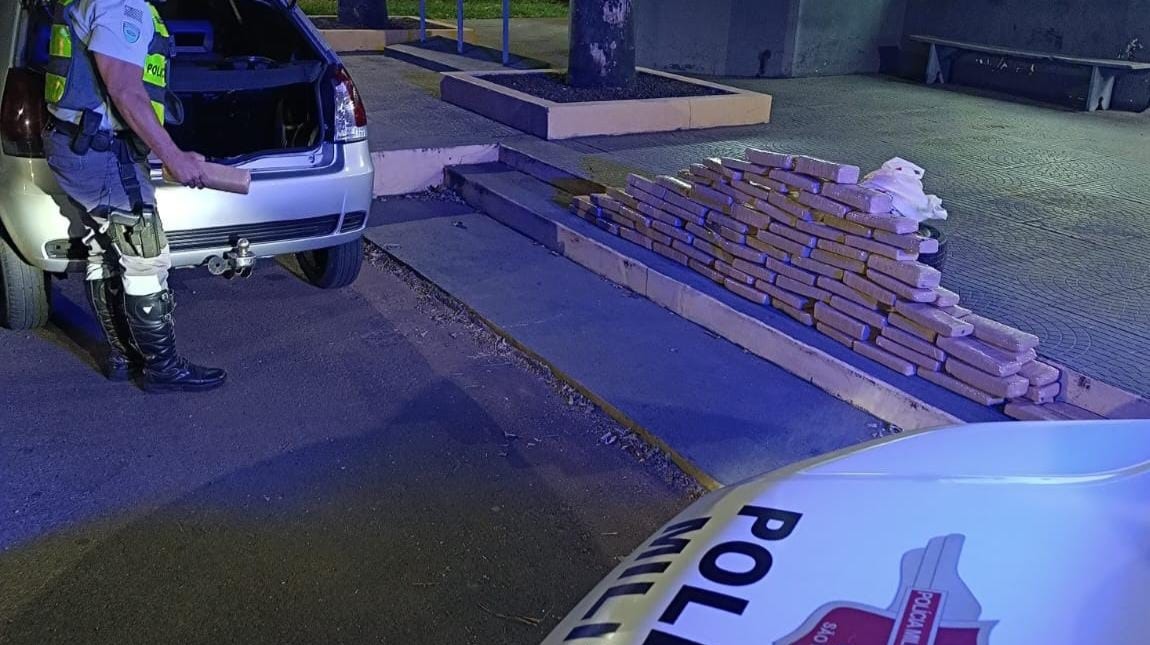 Motorista é preso com mais de 100 quilos de maconha na Raposo Tavares