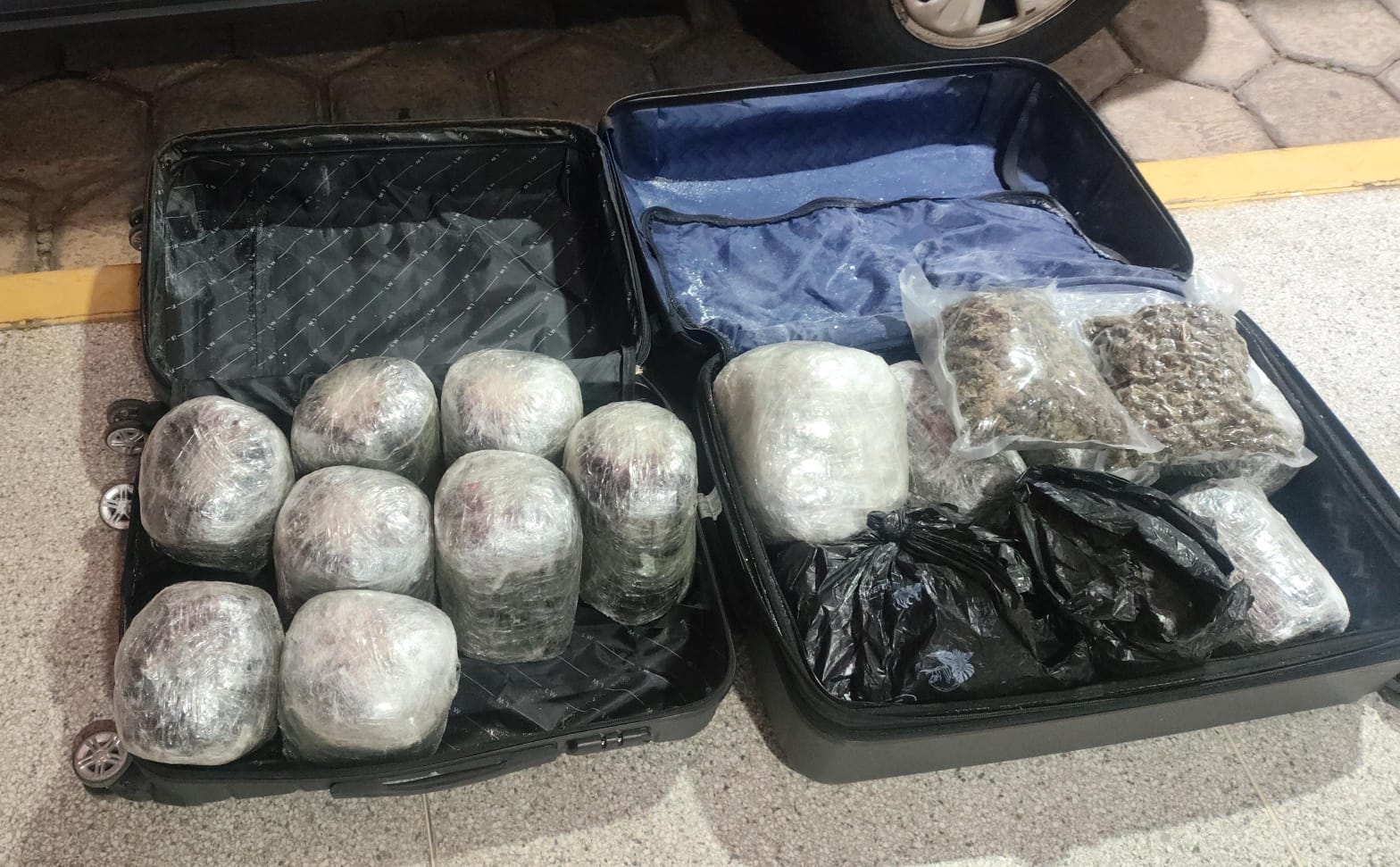 Bolivianas são presas em flagrante ao transportarem 17kg de maconha em bagagem