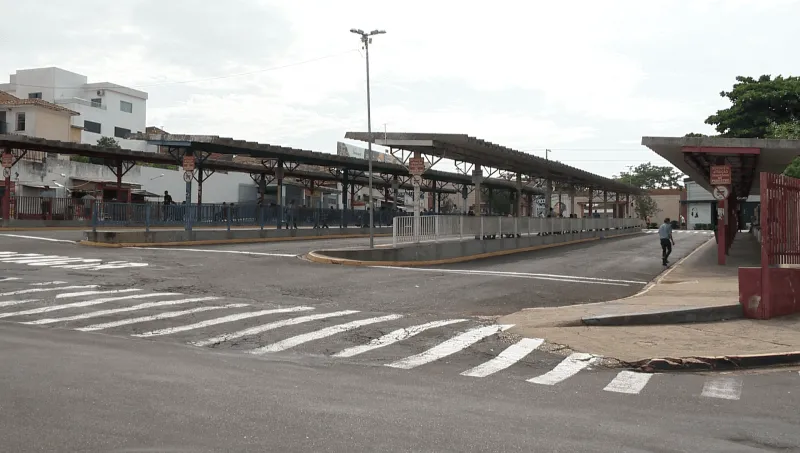PM encontrou a vítima em estado de choque e com o rosto ensanguentado.
