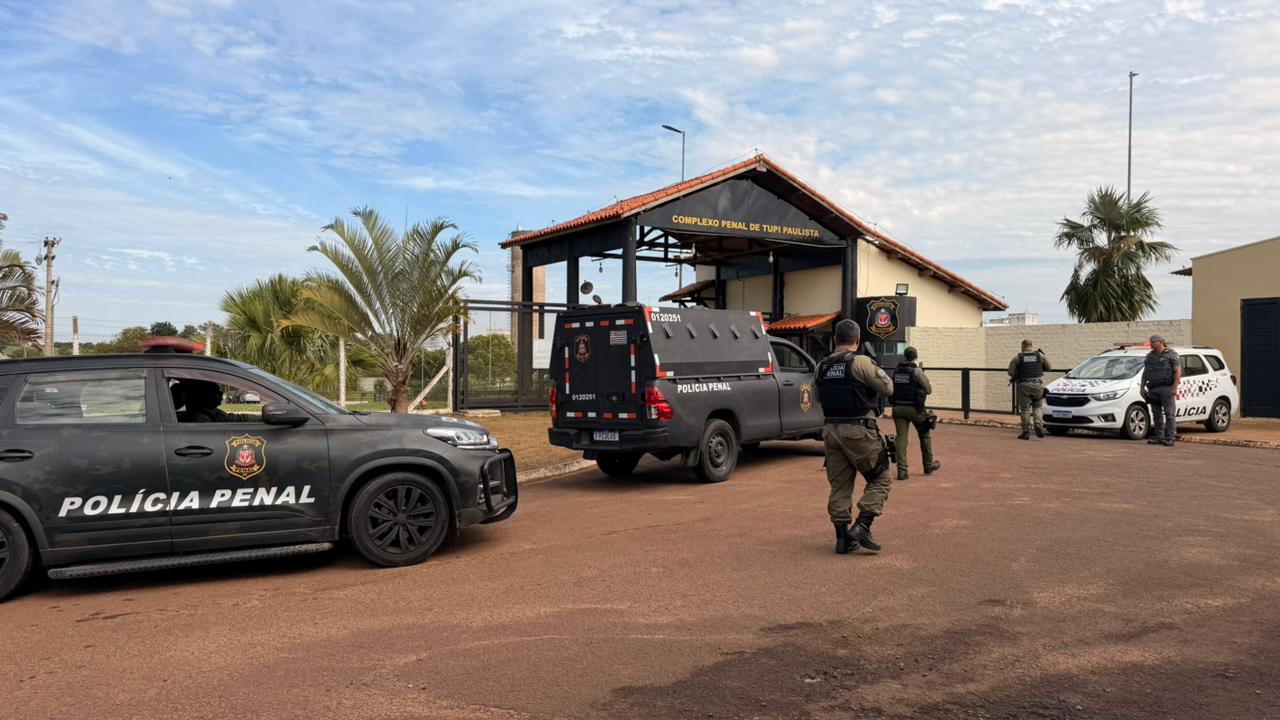 Deolane chegou nesta sexta-feira (22), por volta das 12h, à Penitenciária Feminina de Tupi Paulista (SP) |