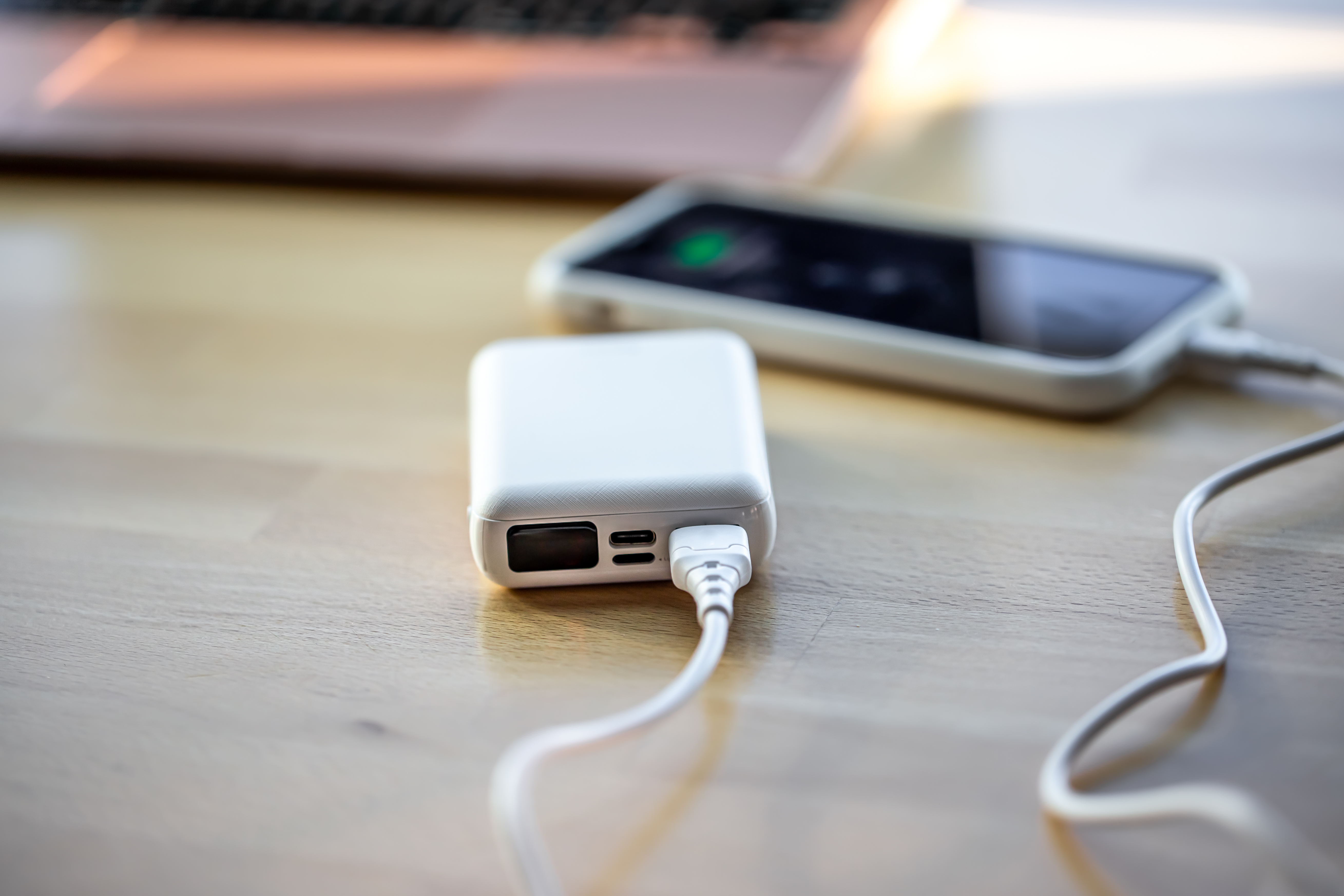 Cada passageiro só poderá levar dois power banks |