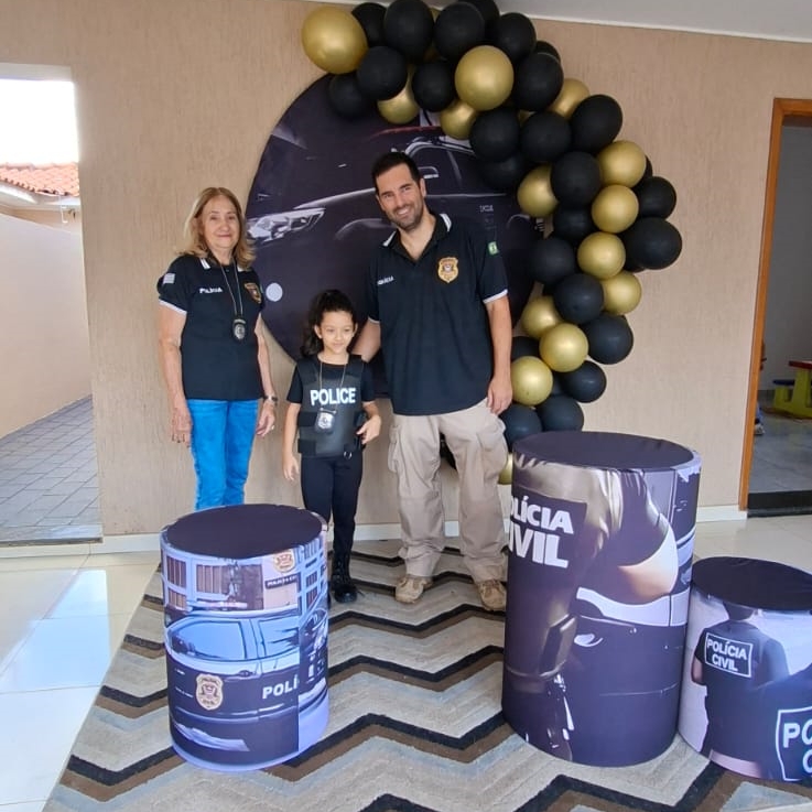 Policiais civis foram até a festa de 7 anos da pequena Luísa em Dracena (SP) |