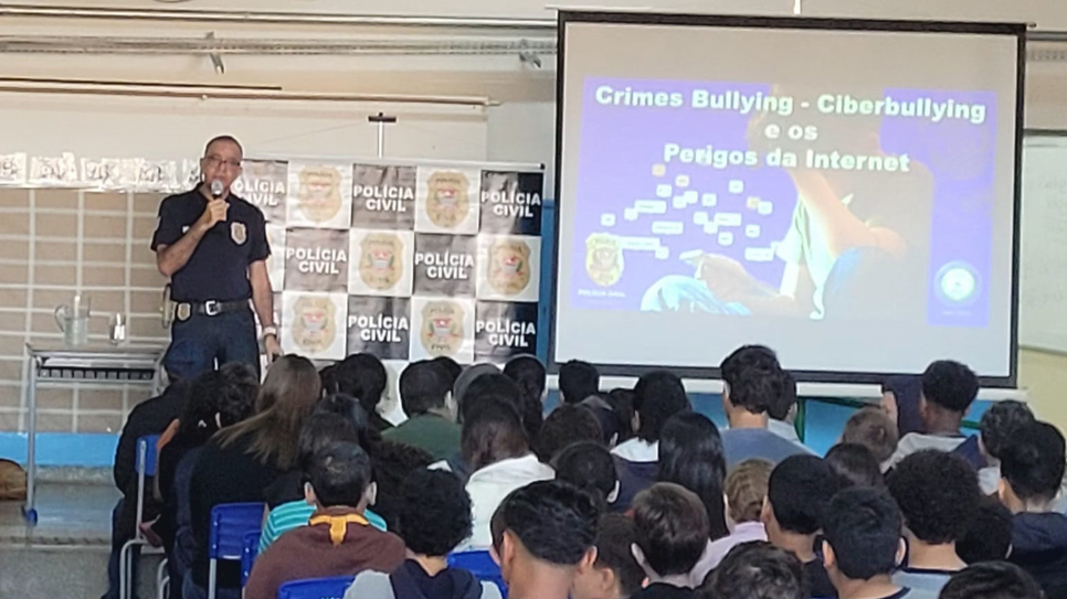Palestra foi ministrada pelo agente policial Reginaldo Rosa dos Santos |