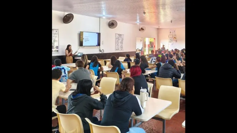 Palestra foi ministrada pela delegada Anna Mazzo Pivetta, em Dracena (SP) |