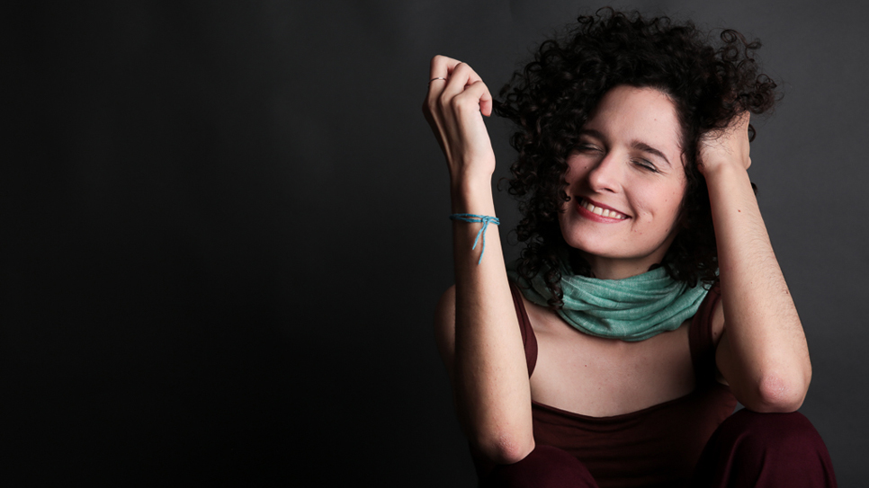 Cantora e compositora Laís Gomes apresenta o show 'Temperou: canção nordestina' |