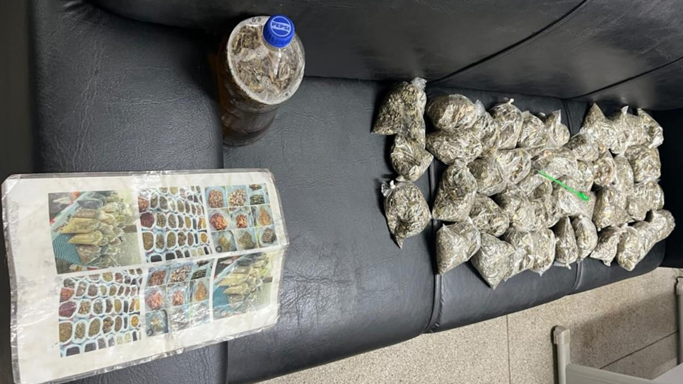 Mercadorias foram apreendidas em Teodoro Sampaio (SP) |