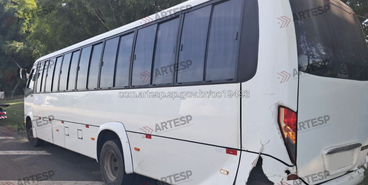 Com o impacto, seis pessoas tiveram ferimentos leves |